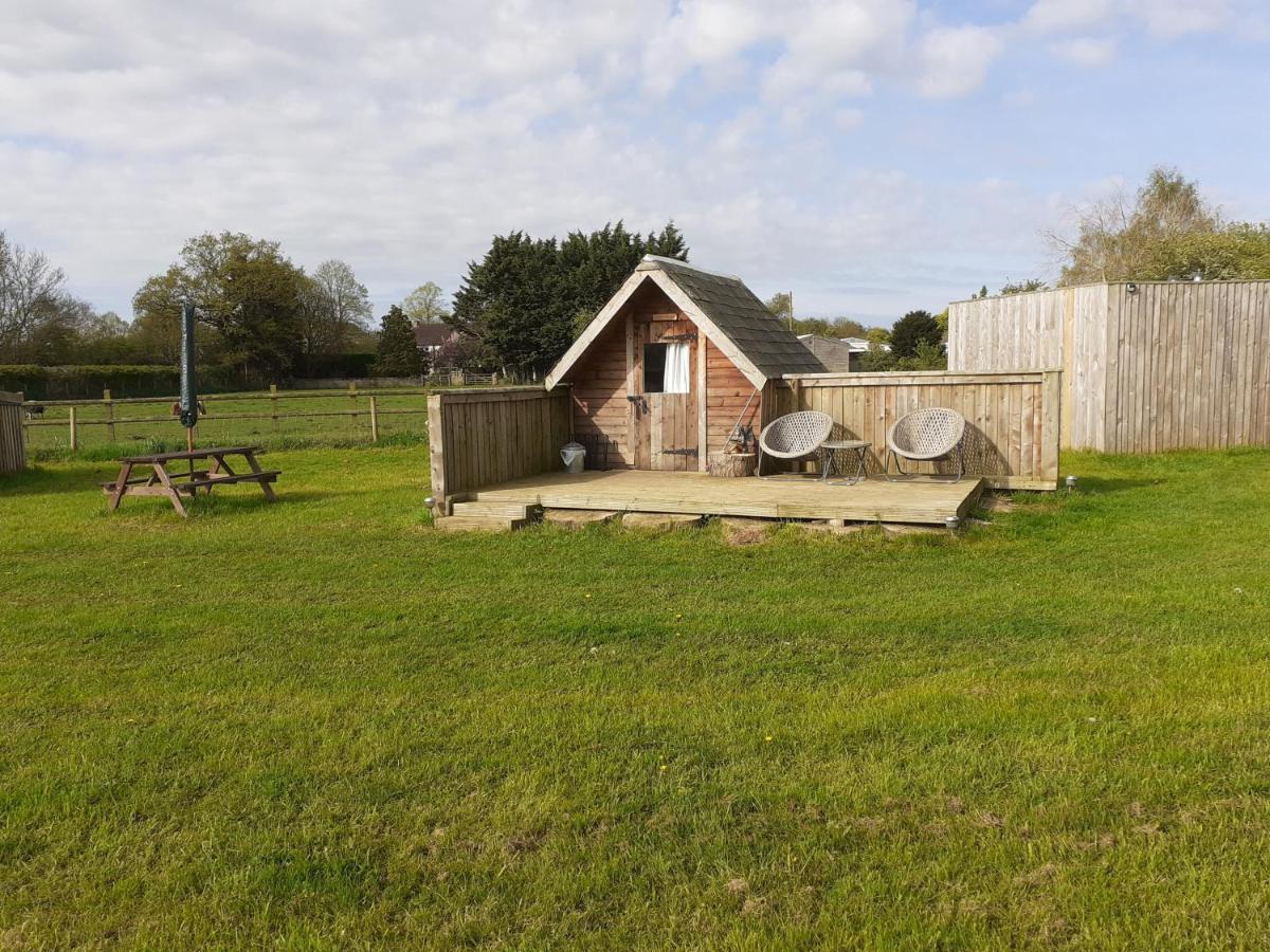 Glamping In Wiltshire The Green Knoll Is A Charm Chippenham  Exterior photo